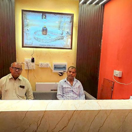 Hotel Ramghat View Ujjain Exteriör bild