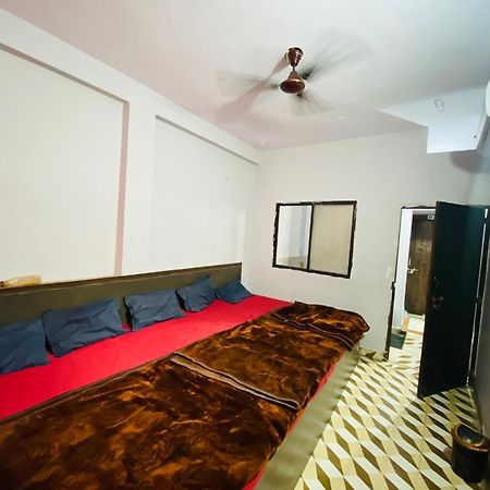 Hotel Ramghat View Ujjain Exteriör bild